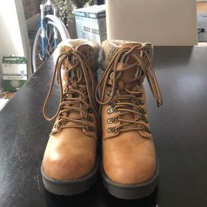 Tan Lace up Boots